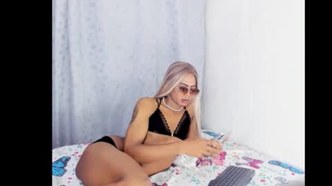 prudence_nigth21 online show from March 19, 6:46 am