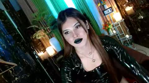 Snapshot of queen_kendalx19 chatting on October 11, 12:13 am Kendal online here from 6am-3pm philippine time online show from October 11, 12:13 am