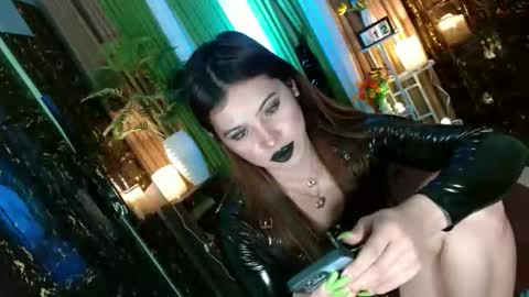 Snapshot of queen_kendalx19 chatting on October 12, 12:24 am Kendal online here from 6am-3pm philippine time online show from October 12, 12:24 am
