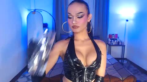 ValentinaMoone online show from December 22, 1:11 pm