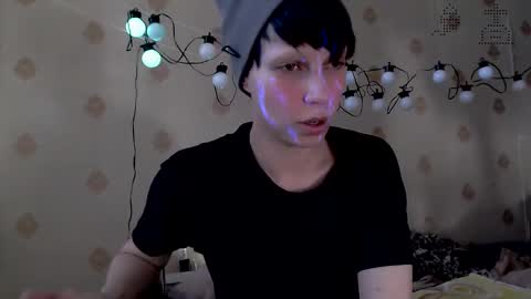 Snapshot of raziel_haze chatting on October 17, 10:19 am Yrriel Strife Candy-Demon Caveboy mr. Cringe online show from October 17, 10:19 am