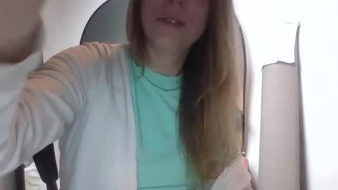 Keely KeKe Kiwi online show from October 29, 12:30 am