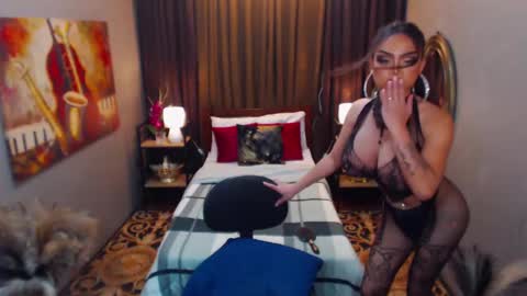 Snapshot of red_ivyy chatting on February 9, 7:52 pm AsianRedivy online show from February 9, 7:52 pm