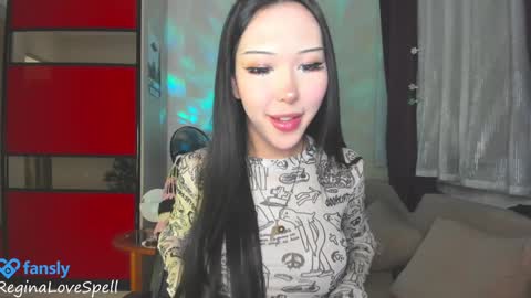 Snapshot of reginainspace chatting on January 23, 11:59 pm  Regina online show from January 23, 11:59 pm