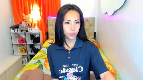 reighnempress online show from January 29, 3:01 am