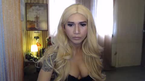 Snapshot of ricahot_babe chatting on March 6, 12:37 am ricah coronel online show from March 6, 12:37 am