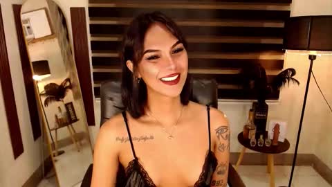 riri online show from November 7, 1:33 pm