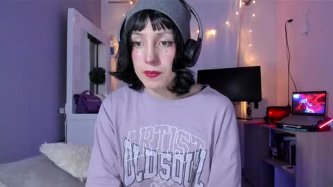 Snapshot of room312_ chatting on December 24, 12:00 am Twelve 3 Inst Twelve 312002 Twitter Room312 2002 online show from December 24, 12:00 am