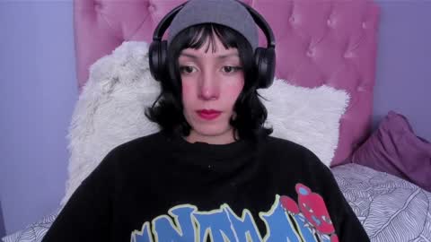 Snapshot of room312_ chatting on December 24, 4:30 pm Twelve 3 Inst Twelve 312002 Twitter Room312 2002 online show from December 24, 4:30 pm