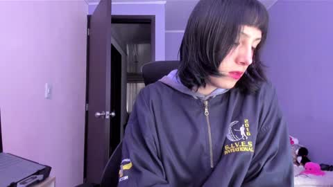 Snapshot of room312_ chatting on December 30, 6:38 pm Twelve 3 Inst Twelve 312002 Twitter Room312 2002 online show from December 30, 6:38 pm