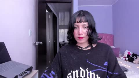 Snapshot of room312_ chatting on December 31, 6:24 pm Twelve 3 Inst Twelve 312002 Twitter Room312 2002 online show from December 31, 6:24 pm