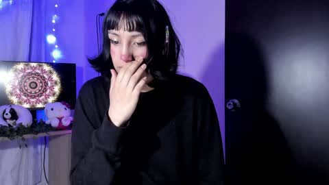 Snapshot of room312_ chatting on January 17, 11:55 pm Twelve 3 Inst Twelve 312002 Twitter Room312 2002 online show from January 17, 11:55 pm