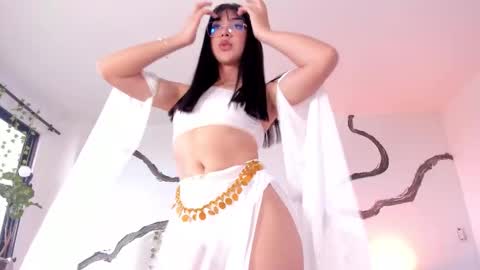 Rose online show from October 31, 2:48 pm