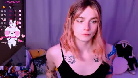  Alice  online show from March 25, 5:28 pm