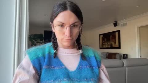 Snapshot of sadie_stars chatting on December 19, 8:34 pm Sadie online show from December 19, 8:34 pm