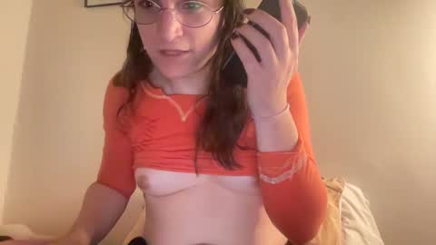 Snapshot of sadie_stars chatting on February 26, 1:00 am Sadie online show from February 26, 1:00 am