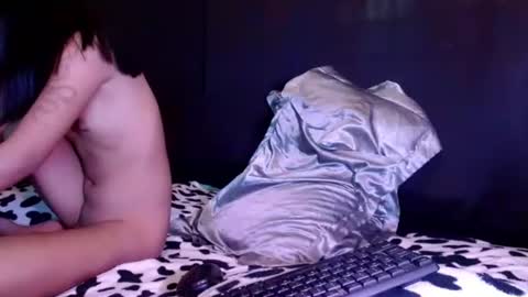 samantha_clariss online show from April 19, 6:36 am