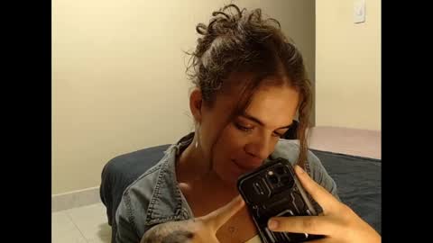 Snapshot of sara_johnson__ chatting on February 24, 2:19 am sara_johnson__ online show from February 24, 2:19 am