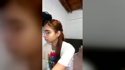 sarasaenz999 online show from June 25, 1:58 am