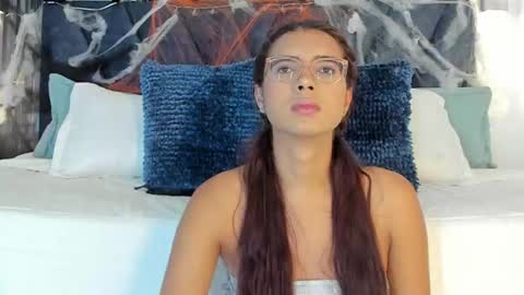 Sara online show from October 25, 9:32 pm