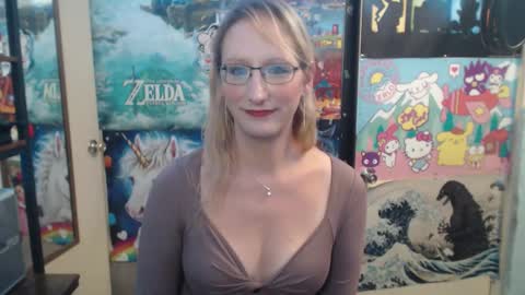 Snapshot of savanah_banana chatting on October 17, 5:22 am Savanah online show from October 17, 5:22 am