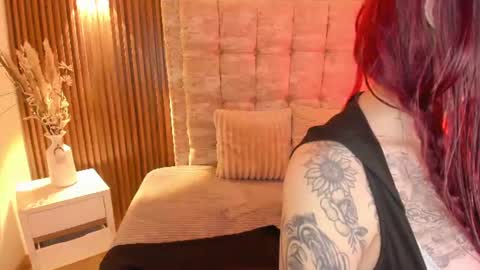 scarbadgirl_ online show from July 14, 3:55 am