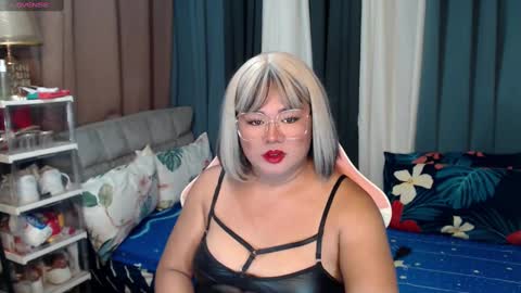 scarlette online show from December 8, 6:01 am