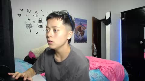 Snapshot of sebastian_posse chatting on March 8, 4:01 am Myystiic online show from March 8, 4:01 am