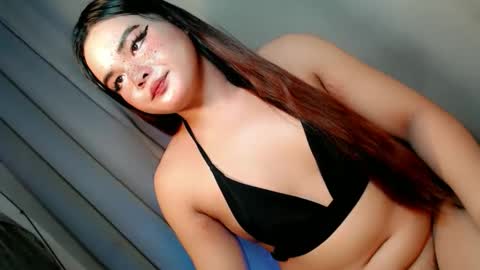 kwen online show from May 8, 8:27 pm