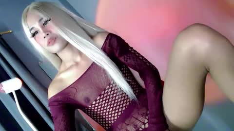 YU RI online show from October 9, 6:37 am