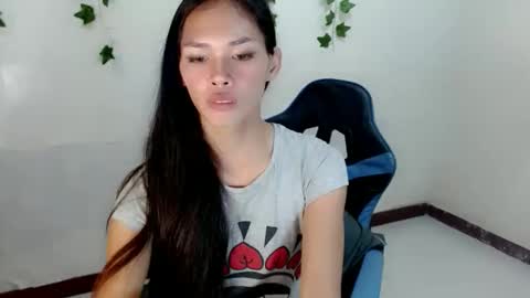 Snapshot of seducive_allea chatting on October 15, 5:57 pm seducive_allea online show from October 15, 5:57 pm