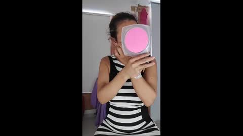Snapshot of sephorandmonell chatting on February 15, 7:06 pm sephorandmonell online show from February 15, 7:06 pm