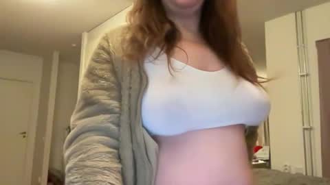 Snapshot of sex6mmm chatting on March 2, 11:39 pm sex6mmm online show from March 2, 11:39 pm