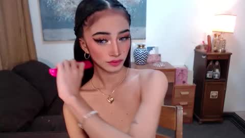 shaina online show from December 13, 8:04 pm