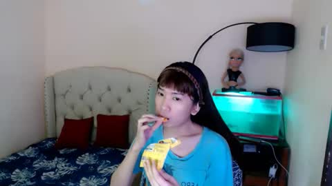 SHANTA FOX  s online show from March 16, 2:37 am