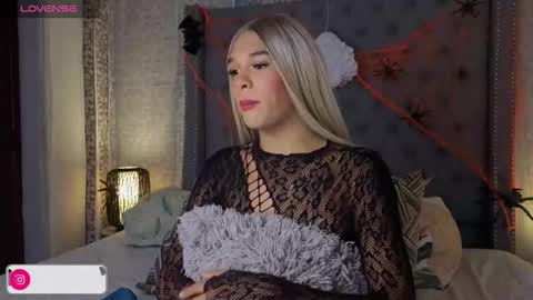 Shantal Jones online show from October 22, 10:35 pm