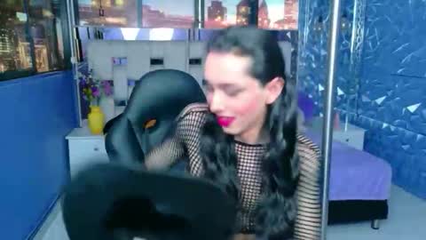 Sharlond online show from April 12, 1:36 pm