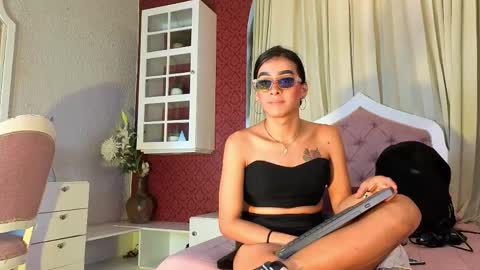 SinnaDark online show from April 18, 11:23 am