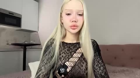 Snapshot of siliconepornstar chatting on September 28, 5:12 pm Diana  online show from September 28, 5:12 pm