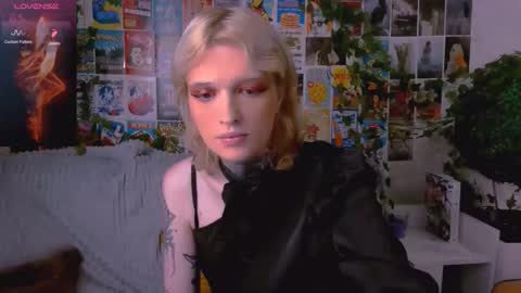 Simona online show from November 5, 11:15 pm