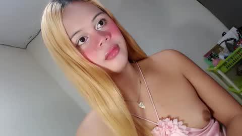 sinfulrose_ online show from February 27, 10:21 am