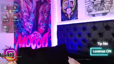 blue online show from December 3, 11:20 pm