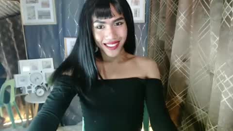 Snapshot of slutqueen_raz chatting on December 28, 5:46 pm Raz online show from December 28, 5:46 pm