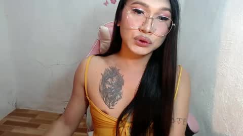  Lovie  online show from February 3, 3:17 pm