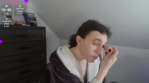 Natsu online show from April 9, 4:57 pm