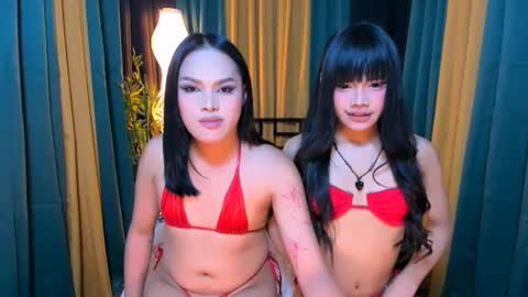 Snapshot of sluttylouise_moores chatting on September 22, 6:46 pm luiseeeeee online show from September 22, 6:46 pm