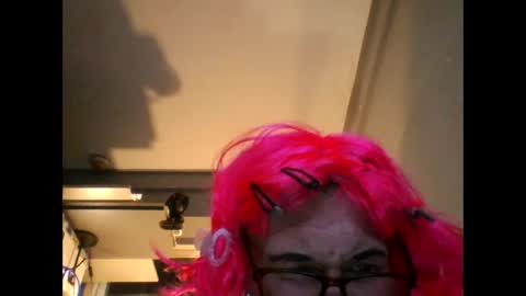 slutviki online show from March 28, 7:05 pm