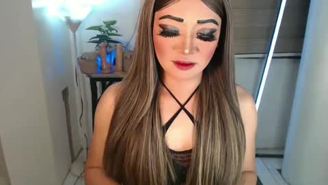 Snapshot of smokeprincess chatting on February 19, 2:44 pm Amanda online show from February 19, 2:44 pm