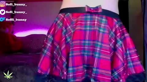 soffi_bunny_ online show from March 10, 7:56 am