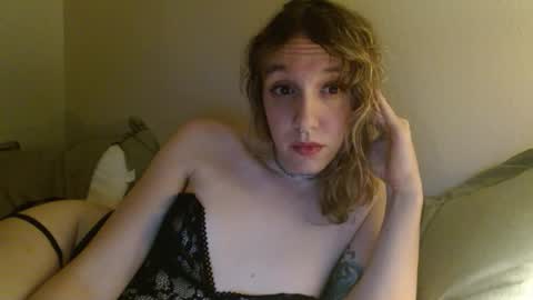 Snapshot of soffpurr chatting on October 28, 7:28 am Lilytea online show from October 28, 7:28 am